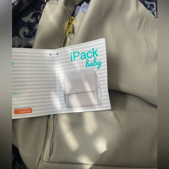 New Diaper Bag w/ changing pad - Picture 1 of 7